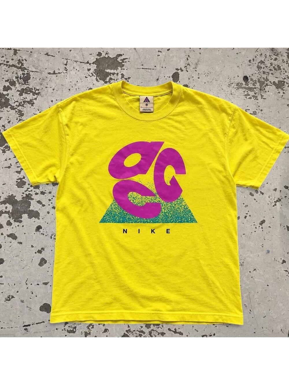 Beautiful vintage Nike heavy weight cotton ACG tee.